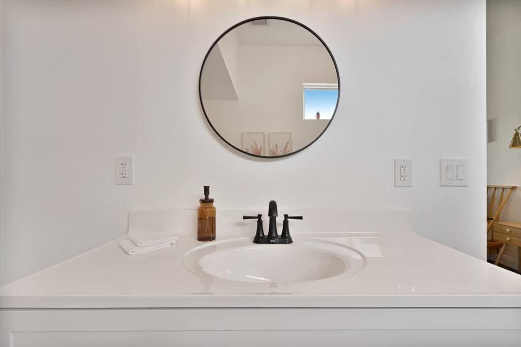Beautiful Newly Remodeled Home, Near Jt Park Joshua Tree Dış mekan fotoğraf